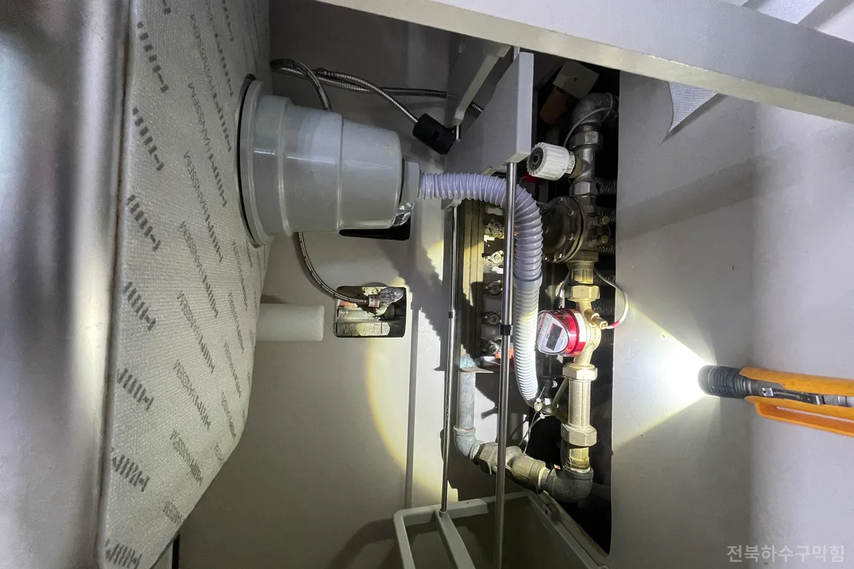 전주 중앙동 변기막힘 현장 사진